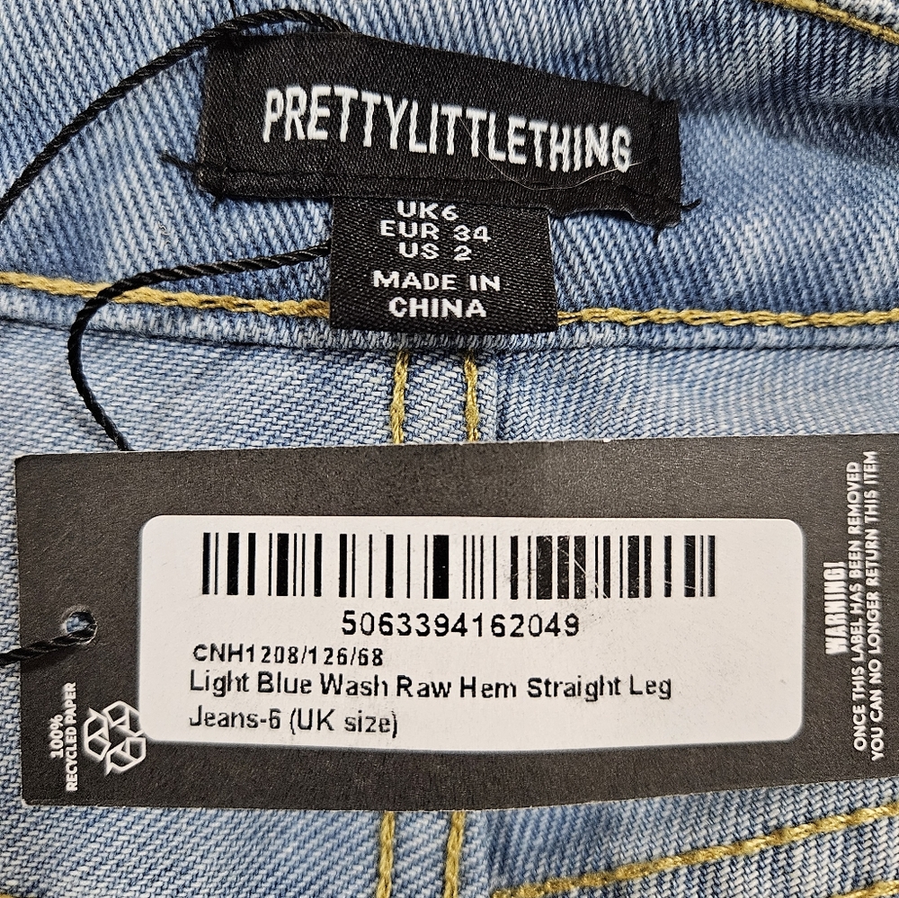 NWT Pretty Littlrle Things Light Blue Wash Raw Hem Straight Leg Jeans Size 2 - Picture 4 of 6